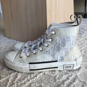 Men’s Dior B23 high-top sneakers in white and black Dior Oblique canvas